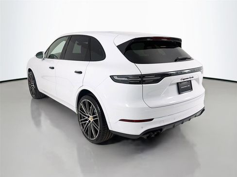 Certified 2022 Porsche Cayenne Turbo image 3