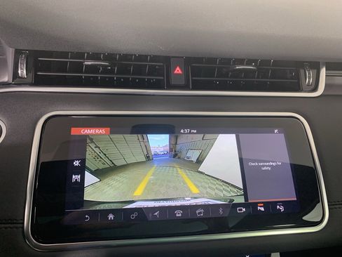 Used 2020 Land Rover Range Rover Evoque SE image 28