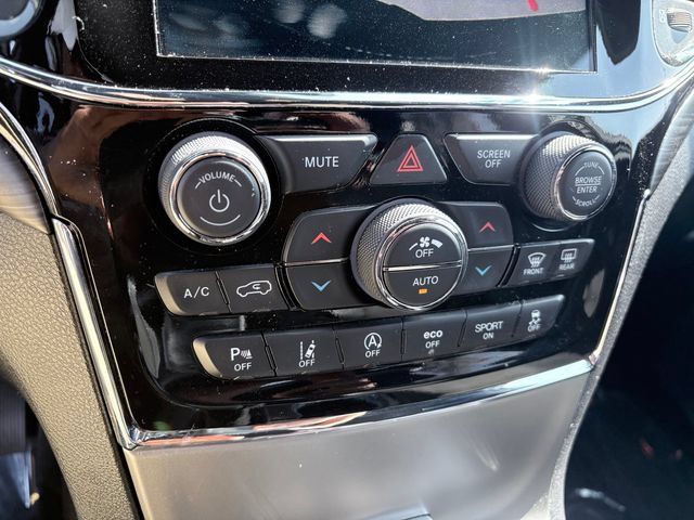 Used 2021 Jeep Grand Cherokee Laredo X AWD/4WD image 18