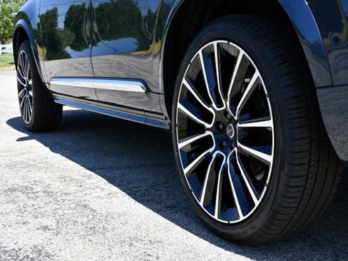 New 2026 Volvo XC90 B6 Plus w/ Protection Package Premier AWD/4WD image 9