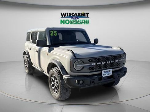 Used 2025 Ford Bronco Badlands image 1