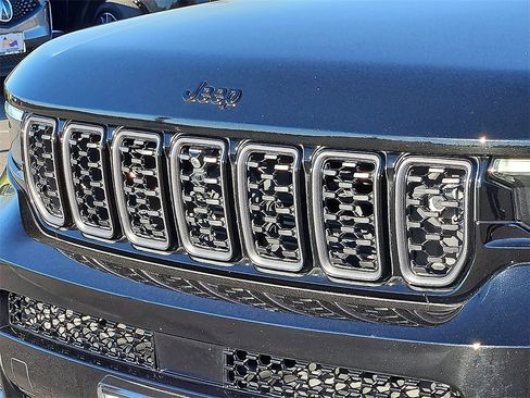 Used 2023 Jeep Grand Cherokee L Summit image 11