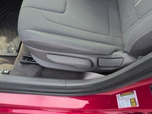 Used 2024 Hyundai Elantra SEL image 18