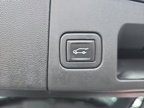 Used 2022 Cadillac XT4 Premium Luxury w/ Driver Awareness Package image 12