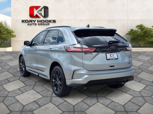 Used 2023 Ford Edge SE w/ Black Appearance Package AWD/4WD image 4