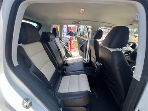 Used 2017 Volkswagen Tiguan S FWD image 31