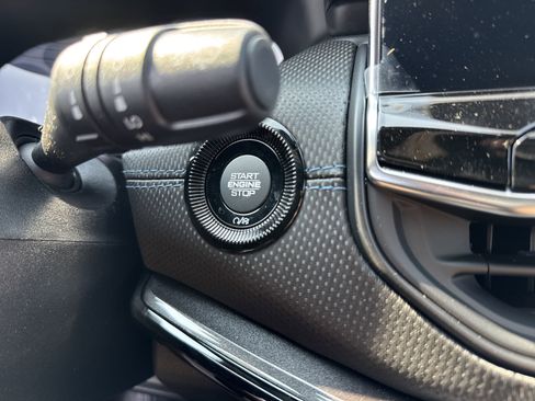 New 2025 Jeep Compass Limited w/ Sun & Sound Group image 18