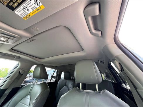 Used 2020 Toyota Highlander XLE AWD/4WD image 7