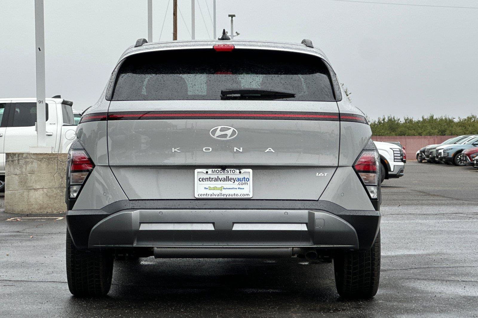 New 2027 Hyundai Kona Limited FWD image 4