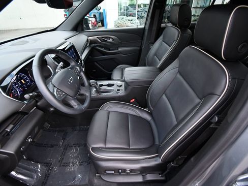 Used 2023 Chevrolet Traverse Premier w/ Redline Edition AWD/4WD image 16