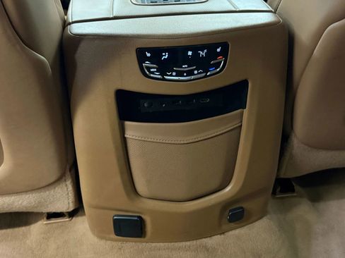 Used 2017 Cadillac Escalade Platinum image 42