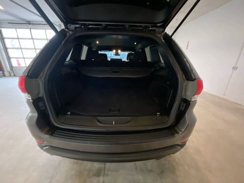 Used 2017 Jeep Grand Cherokee Laredo w/ Quick Order Package 23E image 23