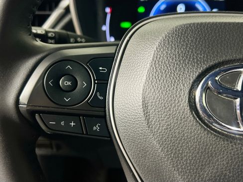 Used 2024 Toyota Corolla Cross XSE w/ Convenience Package image 18