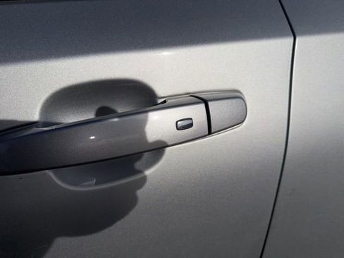 Used 2019 GMC Terrain SLT w/ Preferred Package image 23