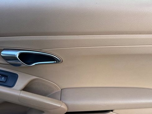 Used 2016 Porsche Cayman RWD image 18