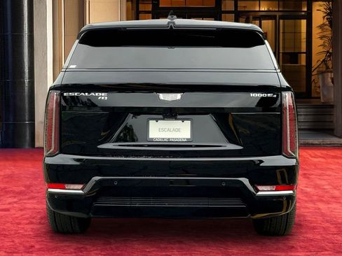 New 2026 Cadillac Escalade IQ Sport 2 w/ LPO, ONYX Package AWD/4WD image 5