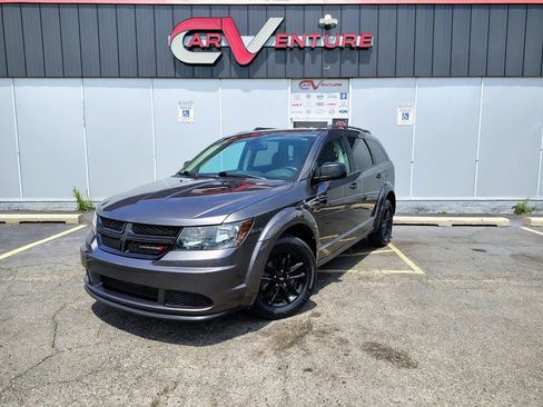 Used 2020 Dodge Journey SE w/ SE Popular Equipment Group FWD image 1
