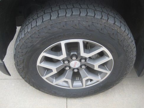 Used 2020 GMC Canyon All Terrain w/ Trailering Package image 10