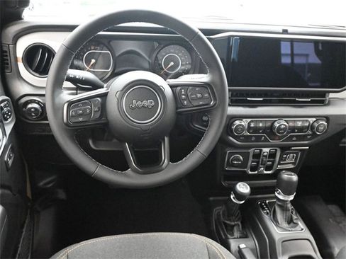 New 2025 Jeep Gladiator Sport image 19