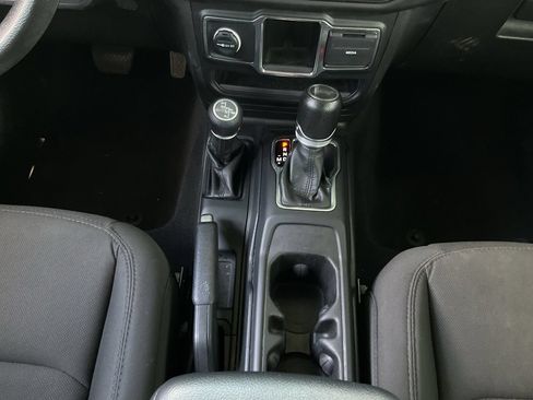 Used 2023 Jeep Wrangler Unlimited Sport AWD/4WD image 12