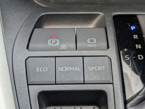 Used 2025 Toyota RAV4 XLE w/ Convenience Package FWD image 21