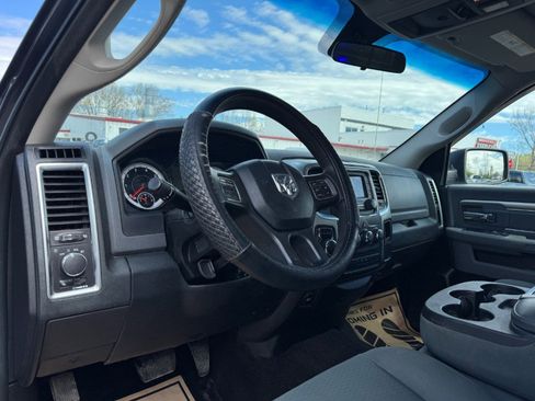 Used 2017 RAM 1500 Classic SLT AWD/4WD image 14