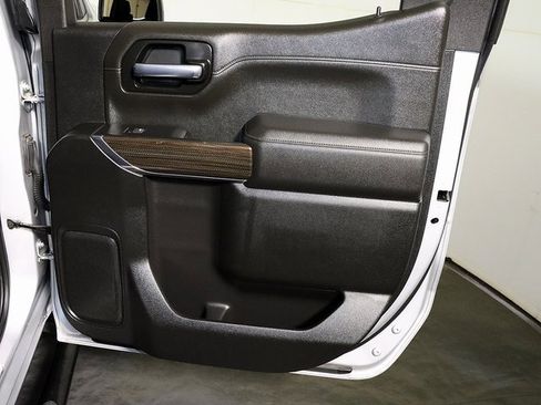 Used 2021 Chevrolet Silverado 1500 LT Trail Boss w/ Convenience Package II image 29