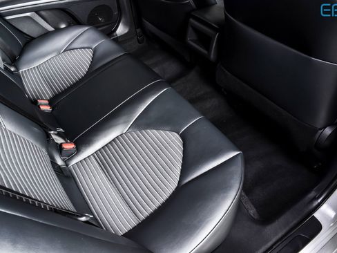 Used 2020 Toyota Camry SE image 22