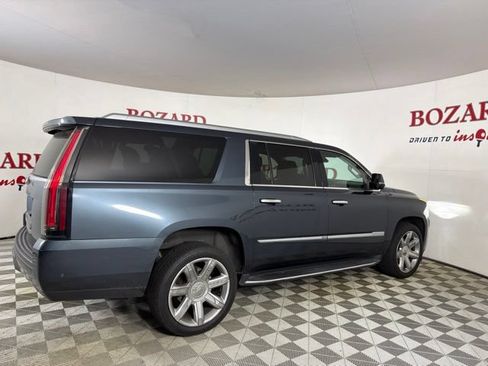 Used 2020 Cadillac Escalade ESV Luxury AWD/4WD image 9