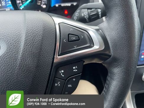 Used 2024 Ford Edge SEL image 25