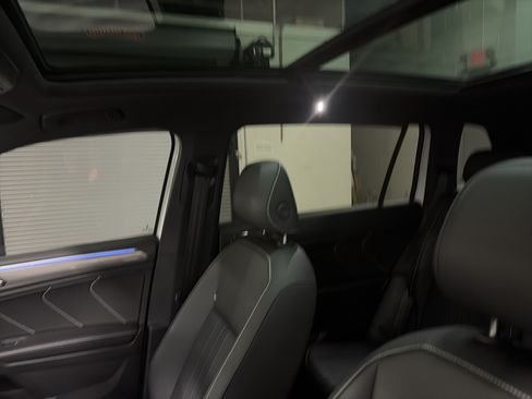 Certified 2024 Volkswagen Tiguan SE R-Line AWD/4WD image 14