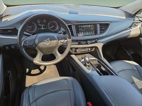 Used 2019 Buick Enclave Essence image 12