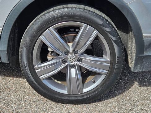 Used 2020 Volkswagen Tiguan SE image 4