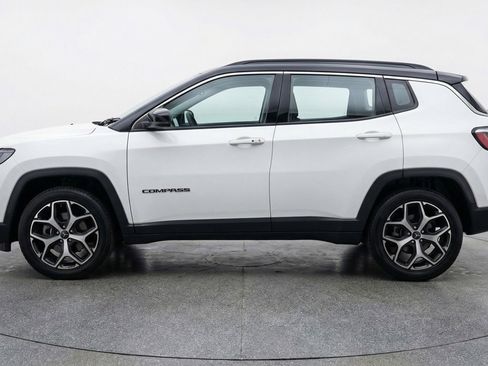 Used 2025 Jeep Compass Limited AWD/4WD image 5