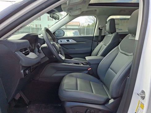 New 2026 Ford Explorer Active image 9