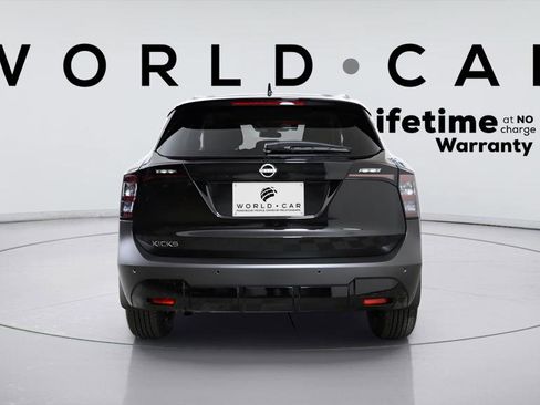 Used 2025 Nissan Kicks SV w/ SV Premium Package image 6