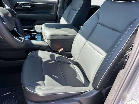 New 2026 Chevrolet Suburban Premier image 29