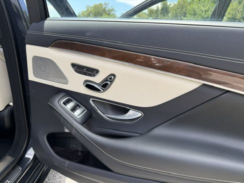 Used 2017 Mercedes-Benz S 550 Sedan image 17