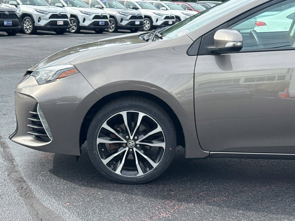 Certified 2017 Toyota Corolla SE w/ SE Premium Package FWD image 2