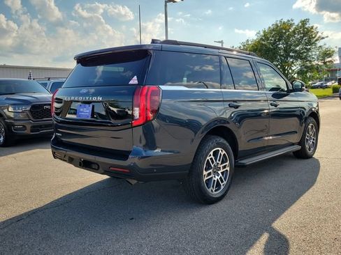 Certified 2025 Ford Expedition Active AWD/4WD image 5