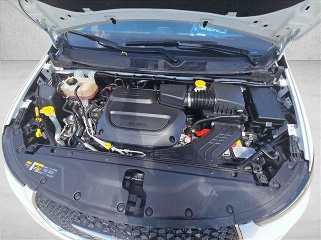 Used 2024 Chrysler Pacifica Touring-L FWD image 23