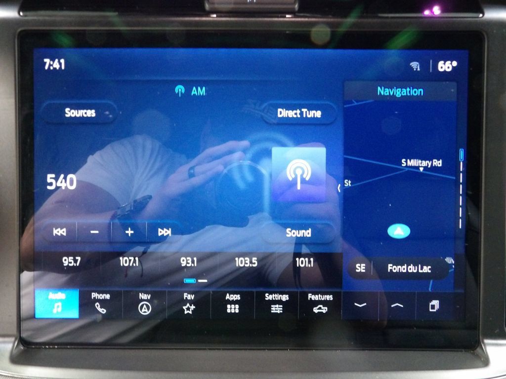 Used 2025 Ford F150 Lariat AWD/4WD image 30