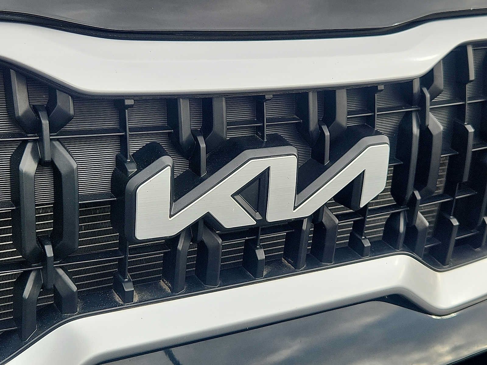 Used 2024 Kia Telluride LX FWD image 29