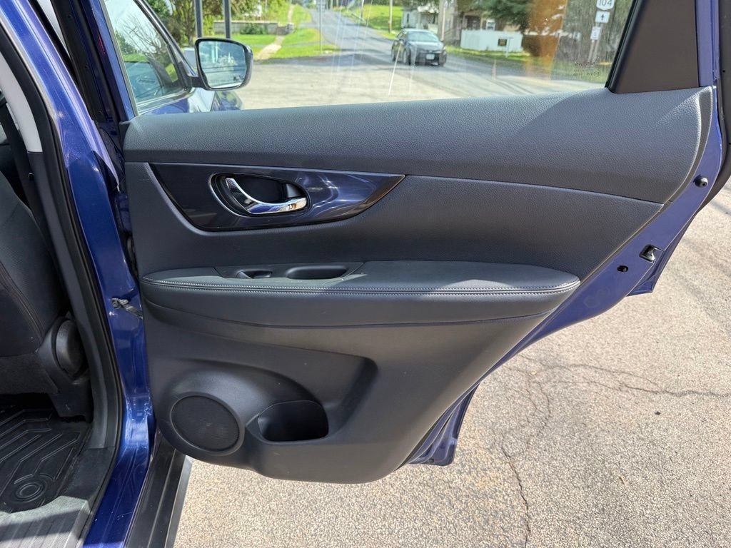 Used 2018 Nissan Rogue S FWD image 29