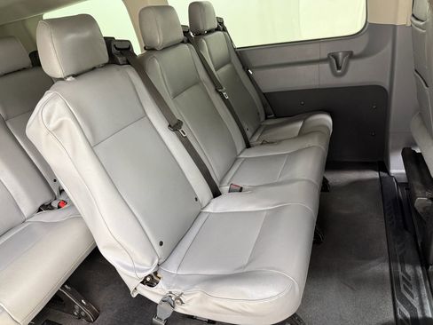 Used 2019 Ford Transit 150 XL image 30