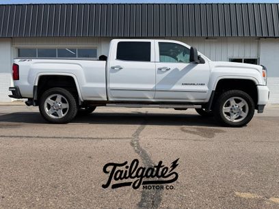 Used 2015 GMC Sierra 2500 Denali w/ Duramax Plus Package