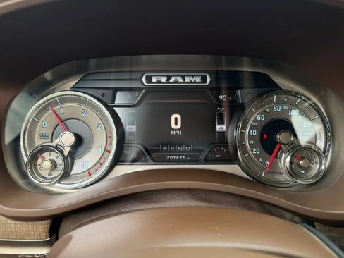 Used 2019 RAM 2500 Limited AWD/4WD image 49