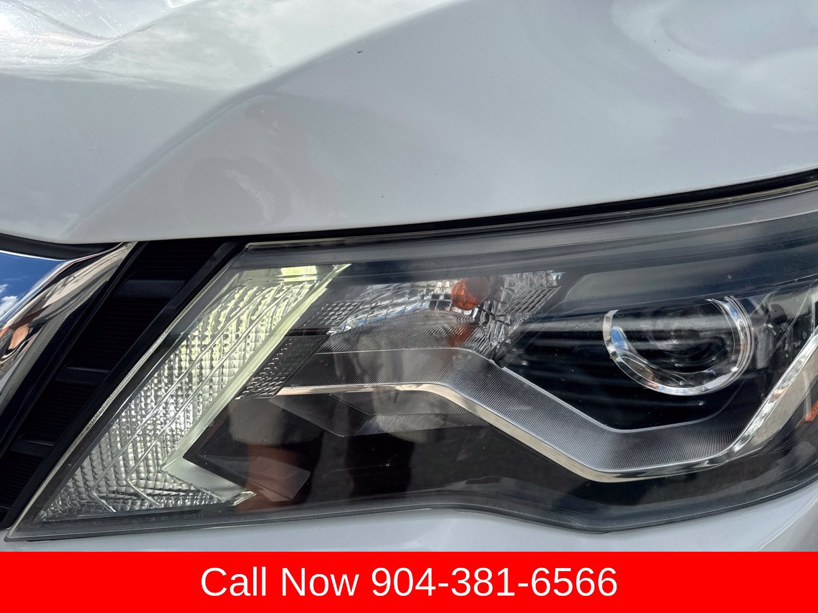 Used 2020 Nissan Pathfinder SL FWD image 12