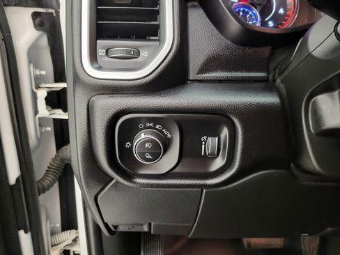 Used 2021 RAM 2500 Big Horn w/ Level 1 Equipment Group AWD/4WD image 33