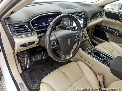 Used 2019 Lincoln Continental Select w/ Continental Climate Package FWD image 11